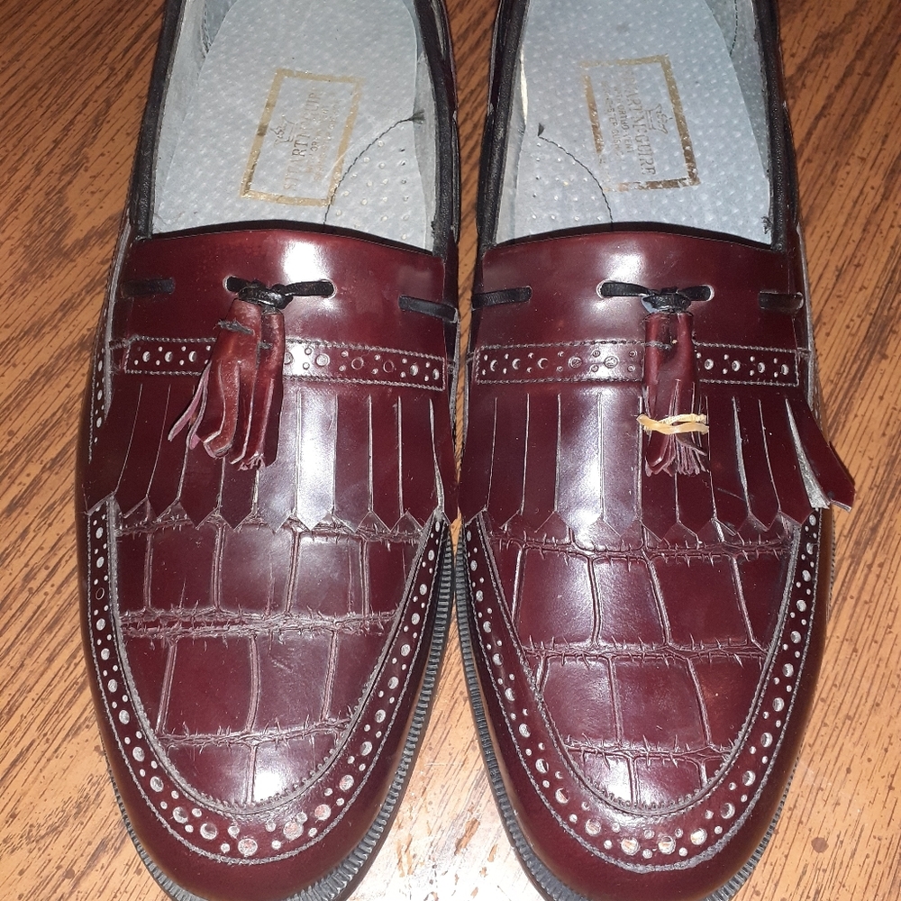 New never worn Stuart McGuire loafers.